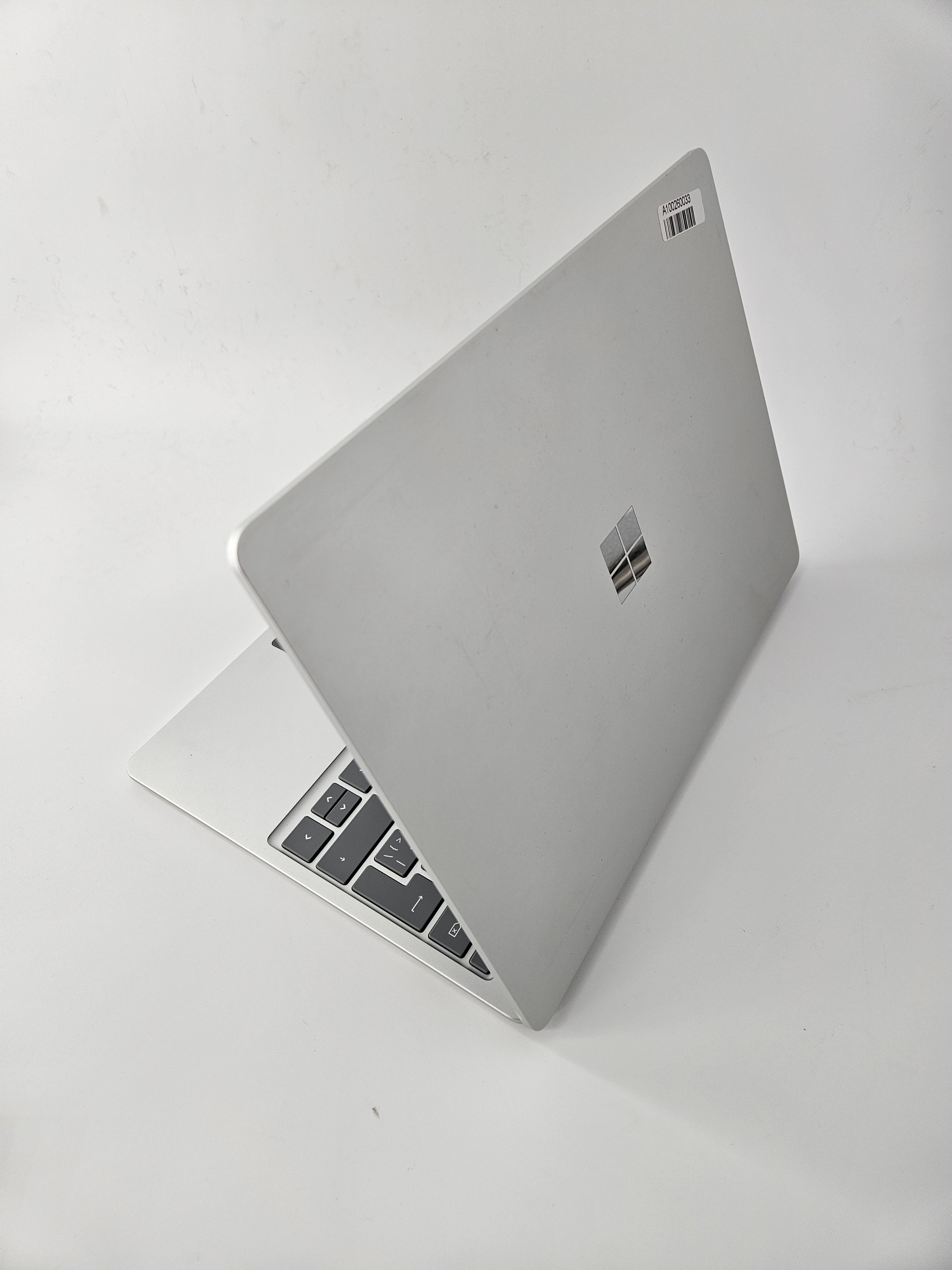 Microsoft Surface Laptop Go 2 Core i5-1135G7 2.4GHz 16GB 256GB 12.4" Touch W11P